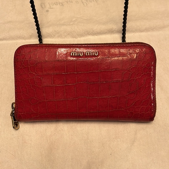 Miu Miu Red Croc-Embossed Wristlet main image 0